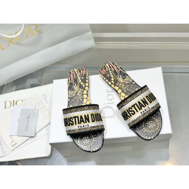 ch**an D*or slippers